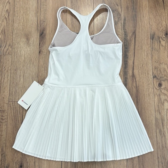 NWT Lululemon Scoop Neck Pleated Tennis Dress Size 10 In White - Picture 2 of 7